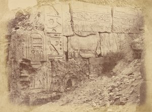 (Hieroglyphische Inschriften)